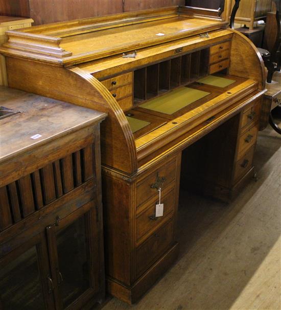 Victorian golden oak cylinder bureau(-)